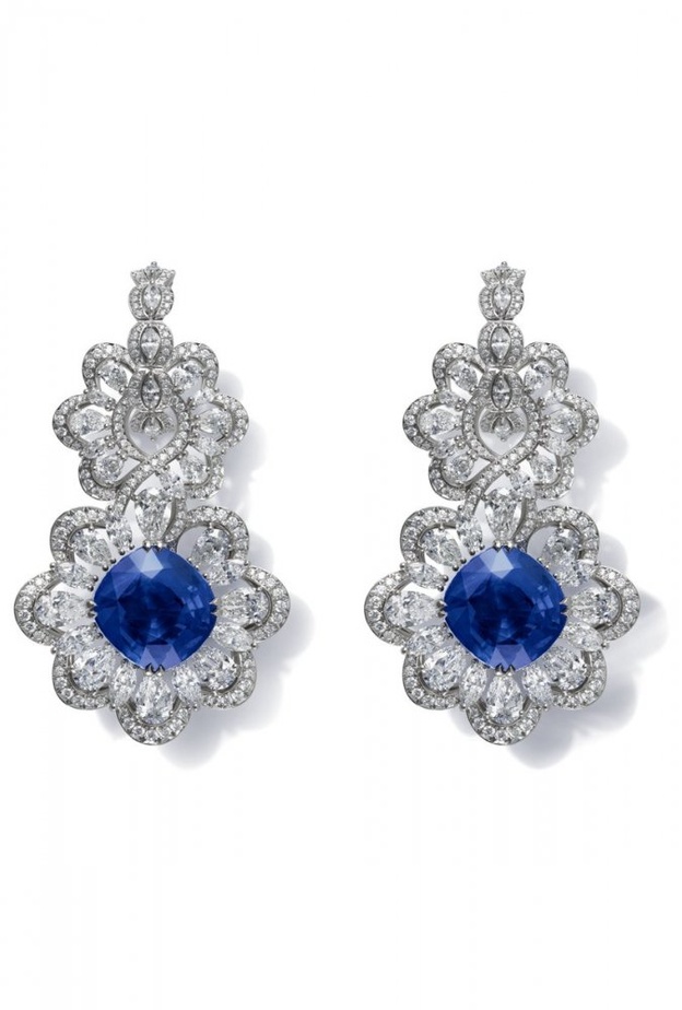 أقراط بأحجار الياقوت الأزرق من شوبارد 