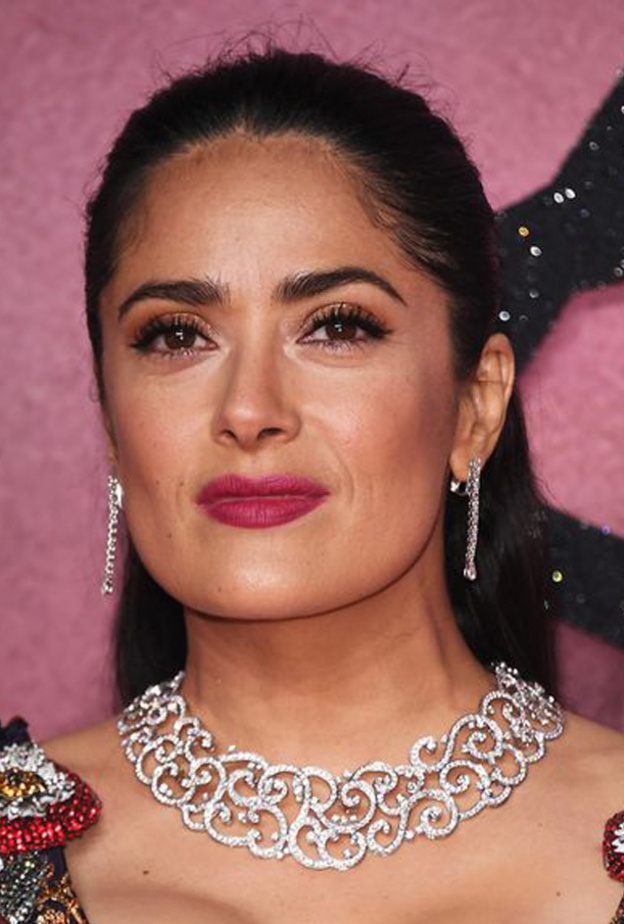  سلمى حايك متألقة بمجوهرات بوشرون Boucheron