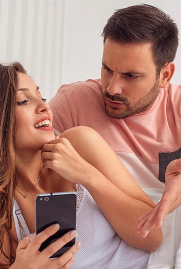 لهذه الأسباب لا يجب أن تبحث الزوجة في ماضي الزوج