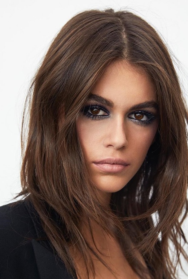 تسريحات شعر كيرلي بأسلوب كايا غيربر KAIA GERBER