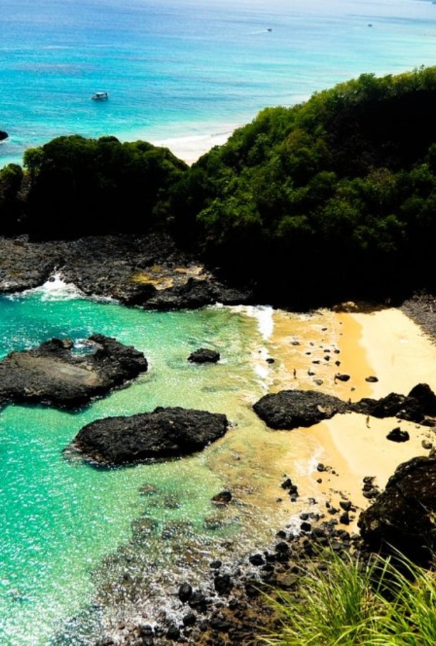 أرخبيل فرناندو دي نورونيا يضم 21 جزيرة