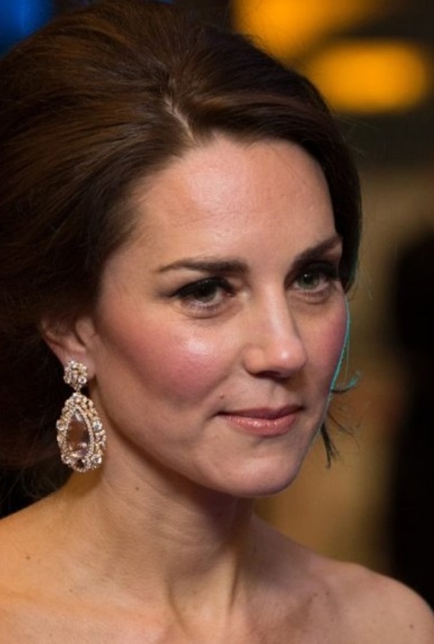 كيت ميدلتون بمجوهرات ثقيلة من كارتييه Cartier