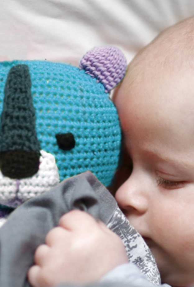 حيلٍ تساعد طفلك على النوم بشكل منتظم ومفيد لنموه