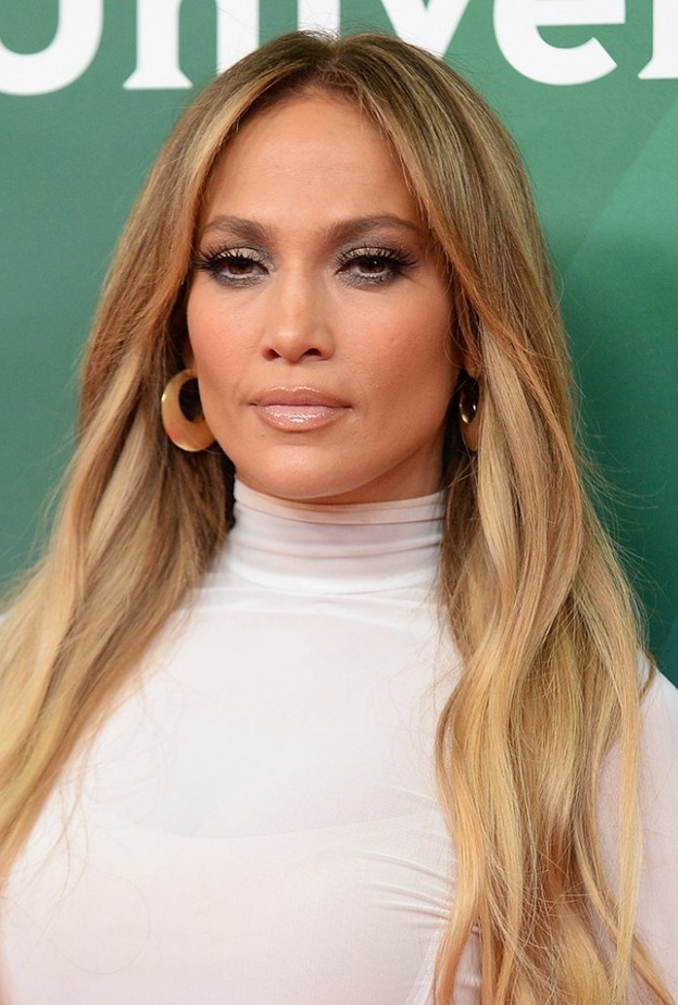 احدث تسريحات الشعر الطويل والساحر من وحي جنيفر لوبيز