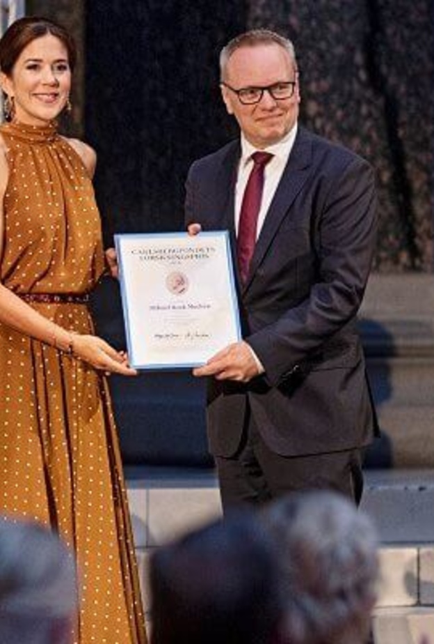 الأميرة ماري تسلم جوائز مؤسسة كارلسبرغ للأبحاث