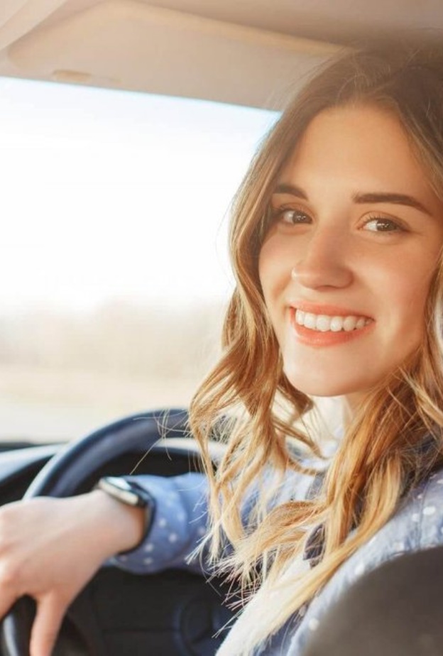 تعليم قيادة السيارة