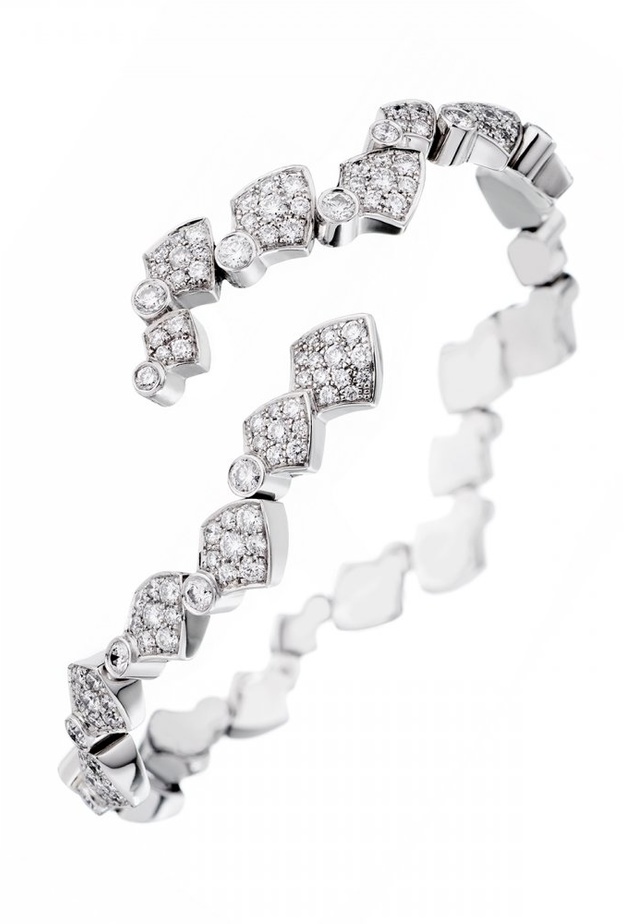 أقراط من شوميه Chaumet