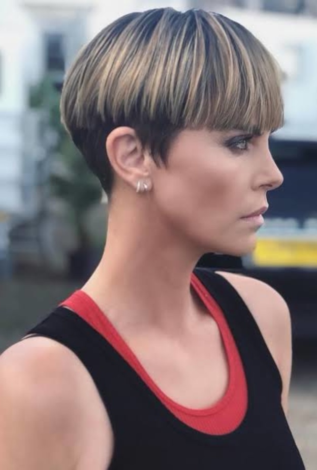 تشارليز ثيرون 