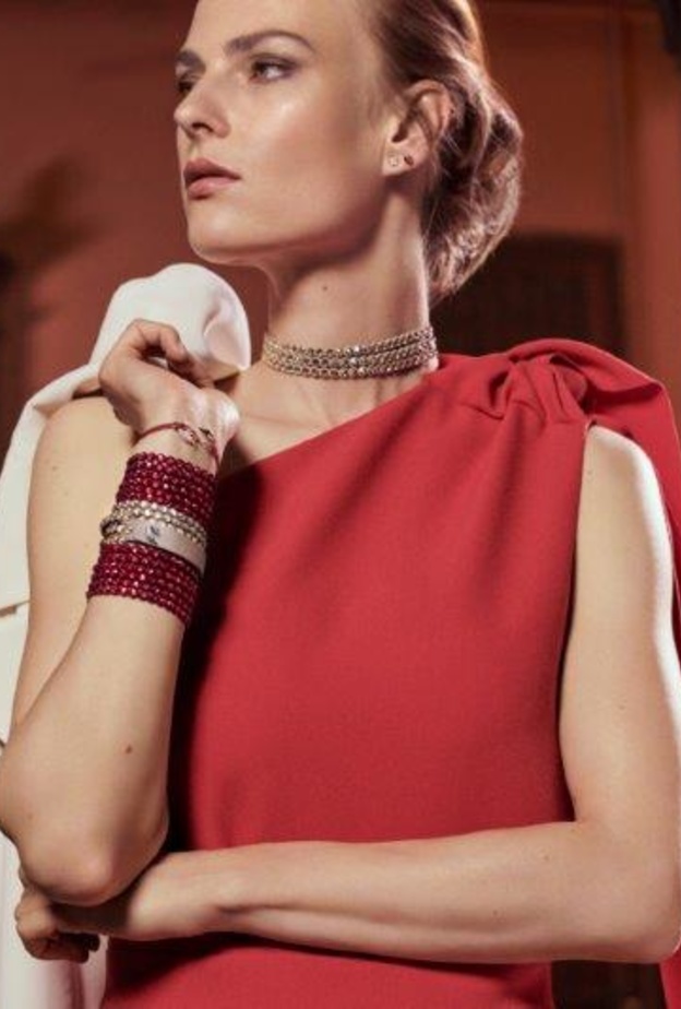 مجموعة Swarovski Power Collection.. لتمكين النساء من أن يكون التألق حليفهن