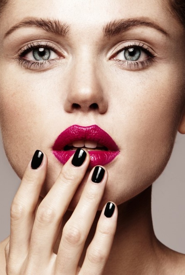 أجمل ألوان مناكير خريف 2019 بدرجات الماروني