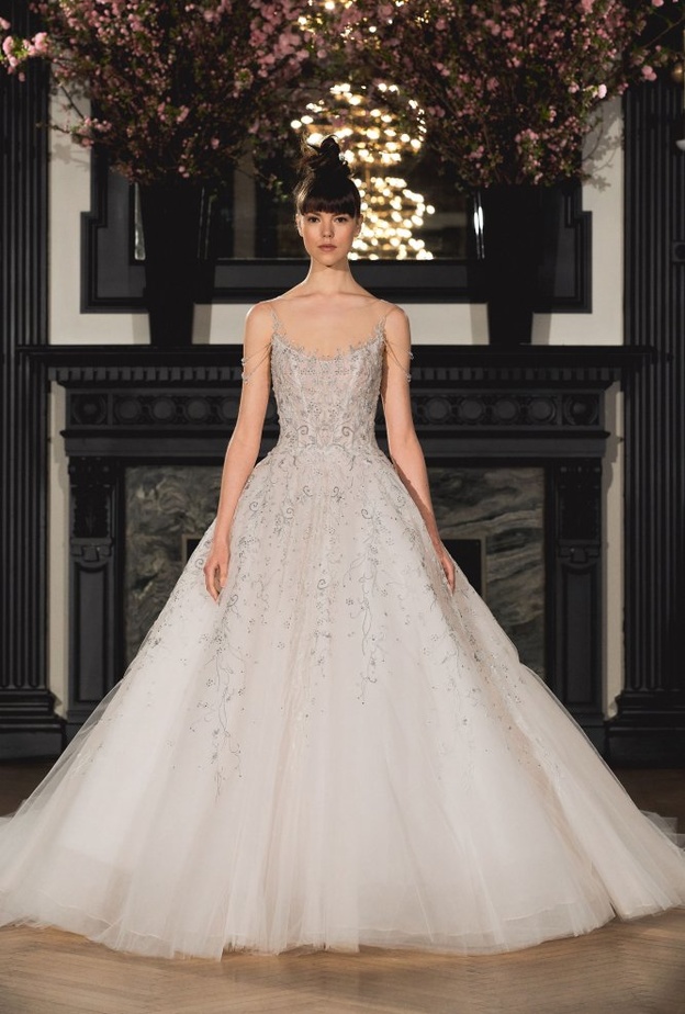 فستان من demetrios