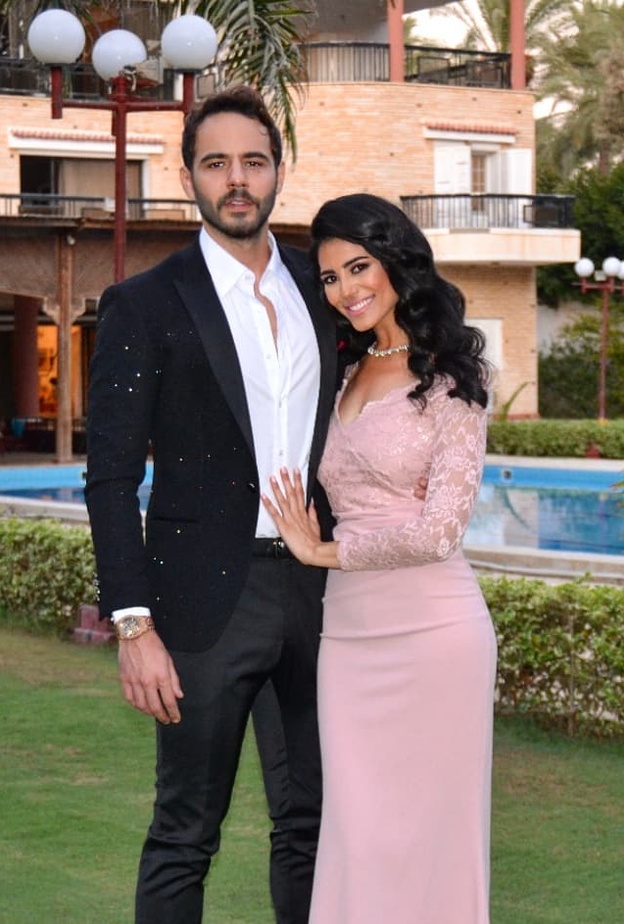 ولاء الشريف تحتفل بخطوبتها