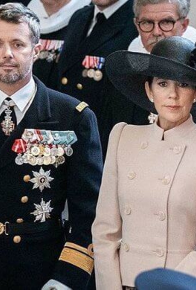 احتفالات يوم العلم الدنماركي لهذا العام قداس عقد في نفس اليوم في كنيسة هولمن