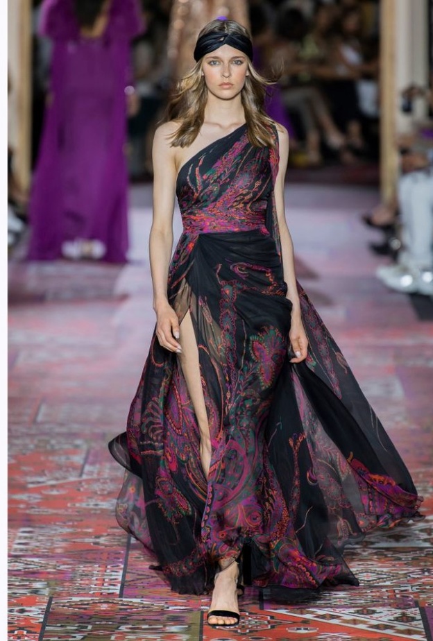 فستان من alexandre vauthier