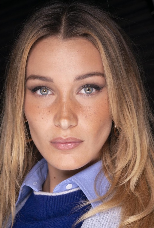  رسمات آيلاينر خضراء مبعثرة من Ulla Johnson