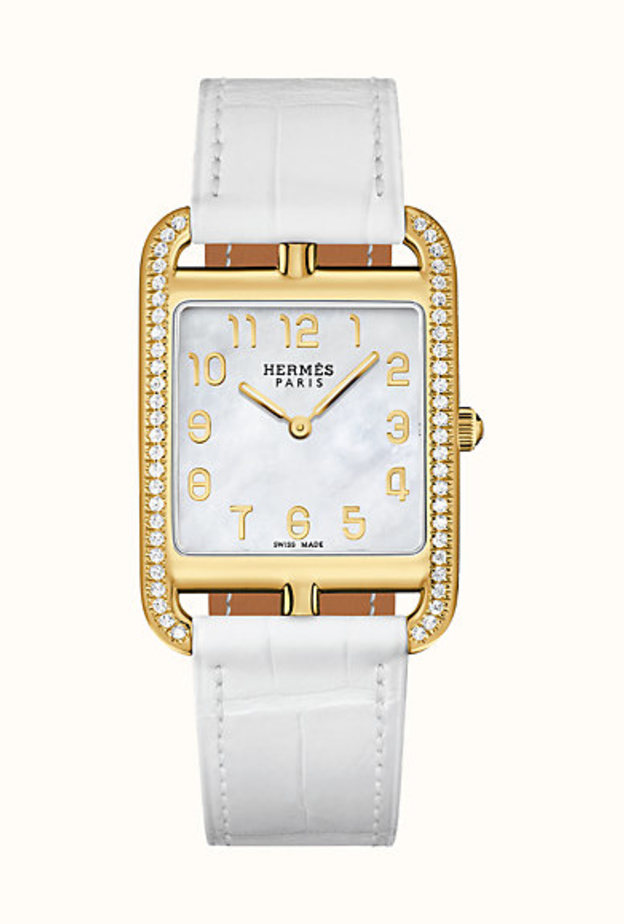 ساعات نسائية بيضاء