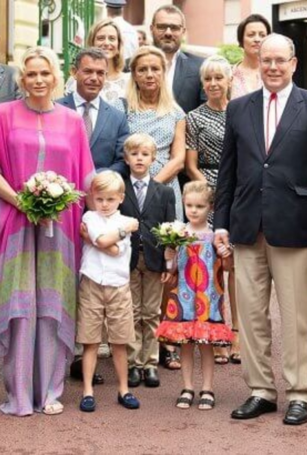 الأمير ألبرت والأميرة تشارلين في النزهة الخلوية السنوية لإمارة موناكو