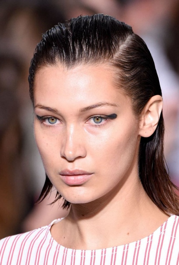 تسريحات الشعر المبللة والمشدودة بأسلوب بيلا حديد