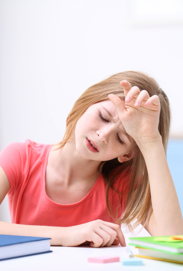 ما هي محفزات نوبات الصداع النصفي عند الأطفال وطرق العلاج