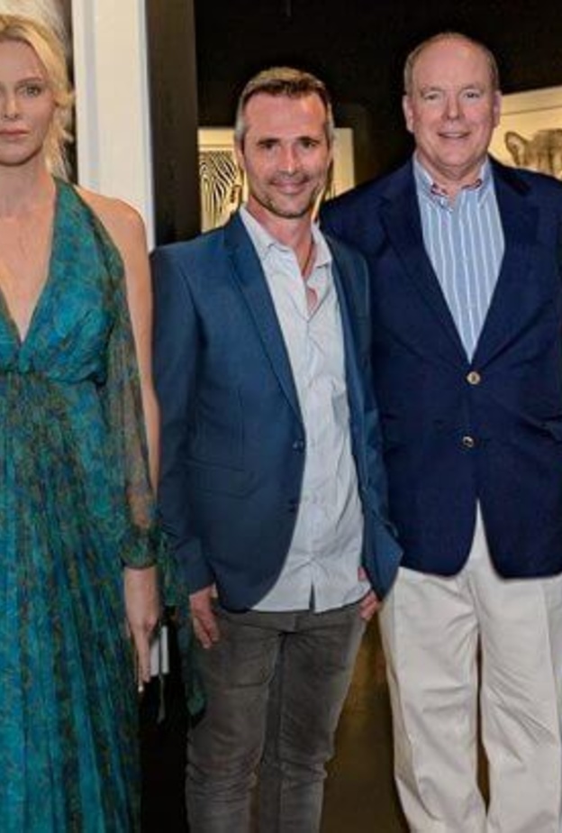  الأمير ألبرت والأميرة تشارلين يزوران معرض للتصوير الفوتوغرافي