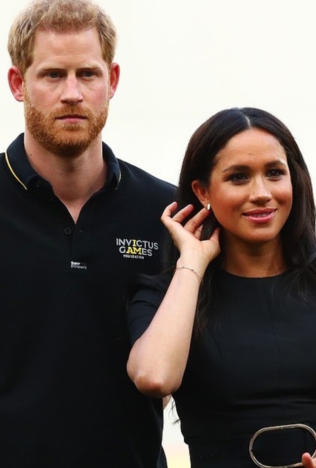 فيكي تشارلز