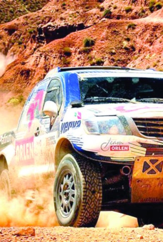 سبقا سيارات