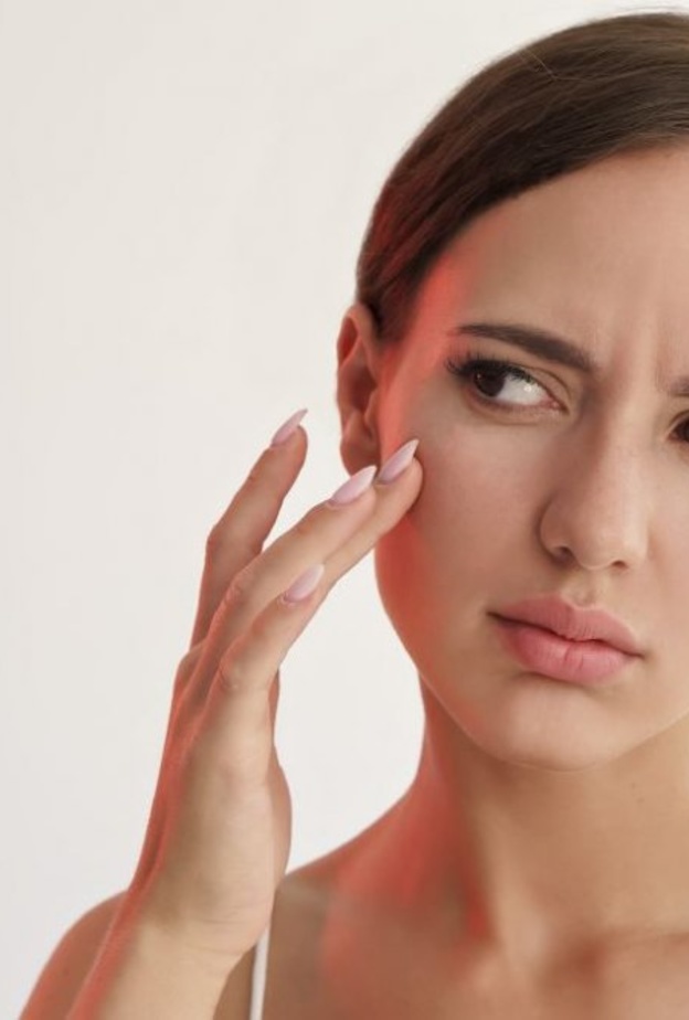  3 طرق للتخلص من مسام البشرة الواسعة قبل الزفاف