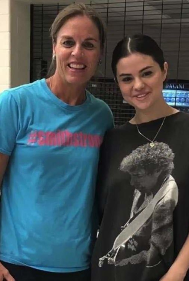 سيلينا جوميز و معلمتها