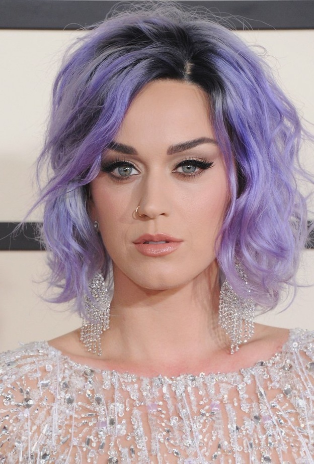  أريانا غراندي Ariana Grande بالشعر اللافندر