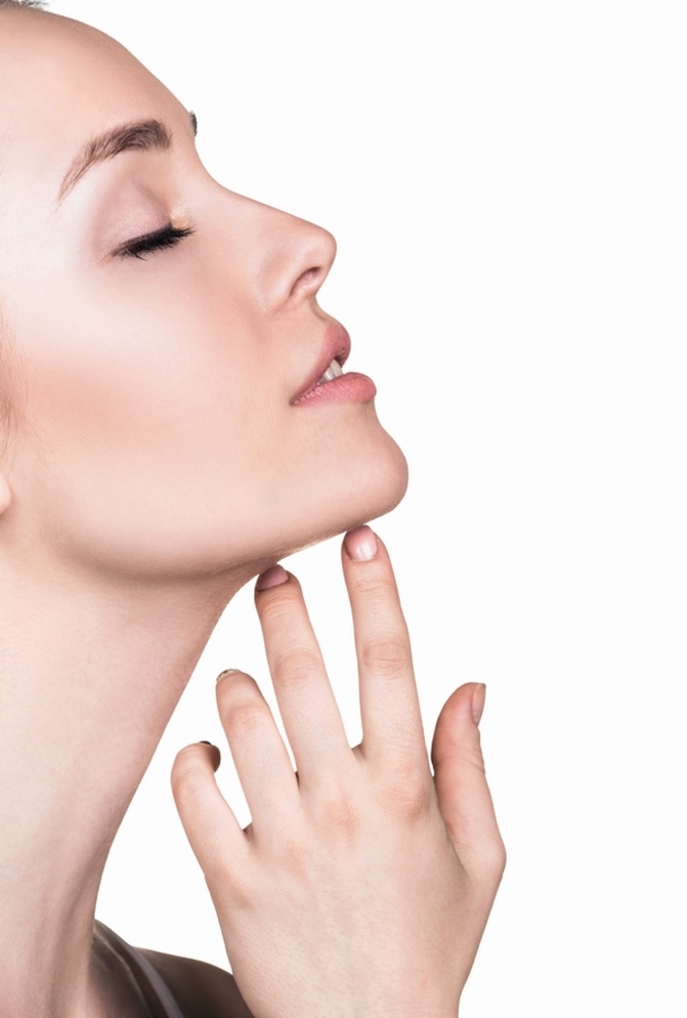  3 طرق طبيعية للتخلص من ترهلات الرقبة