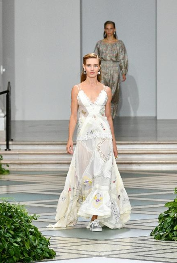 فستان من tory burch