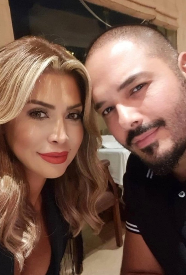 صورة باسمة تجمع بين نوال الزغبي ورامي عياش في تونس