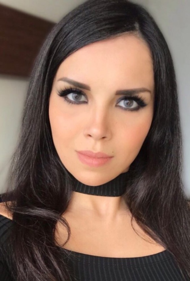 رنا الحريري تتميز بجمالها الاوروبي