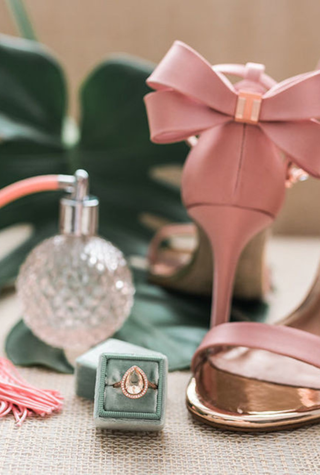 حفلات الزفاف الثلجية البيضاء لحفل زفاف تقليدي فخم