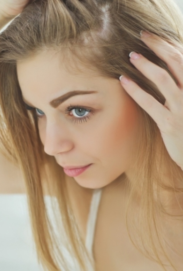 بعض الخلطات الطبيعية تساعدك على التخلص من القشرة