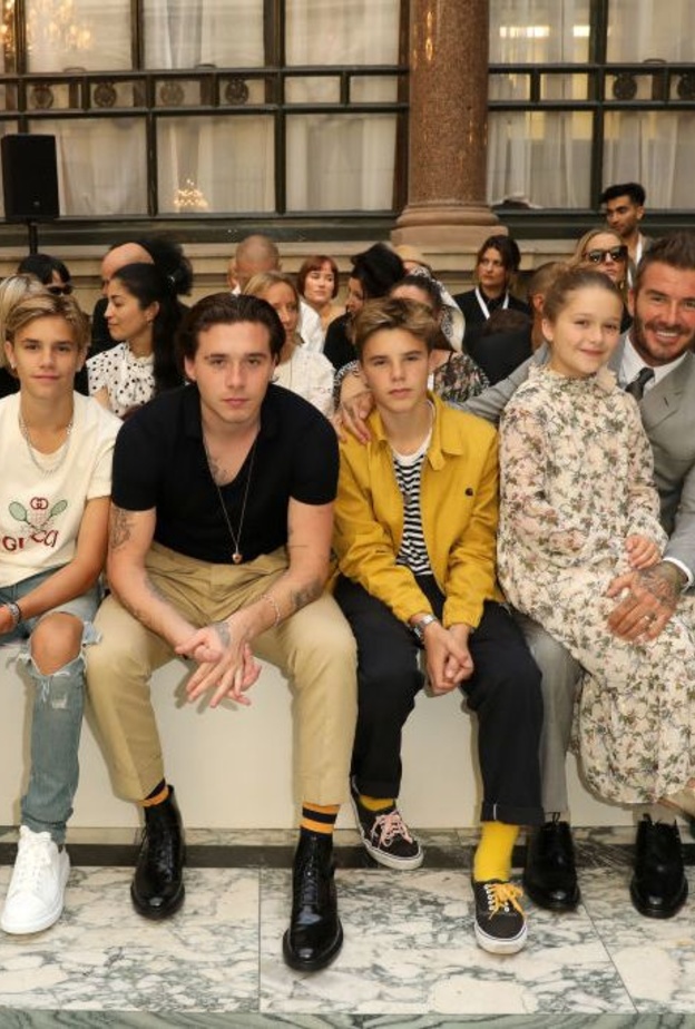 Adwoa Aboah في عرض دار Molly Goddard