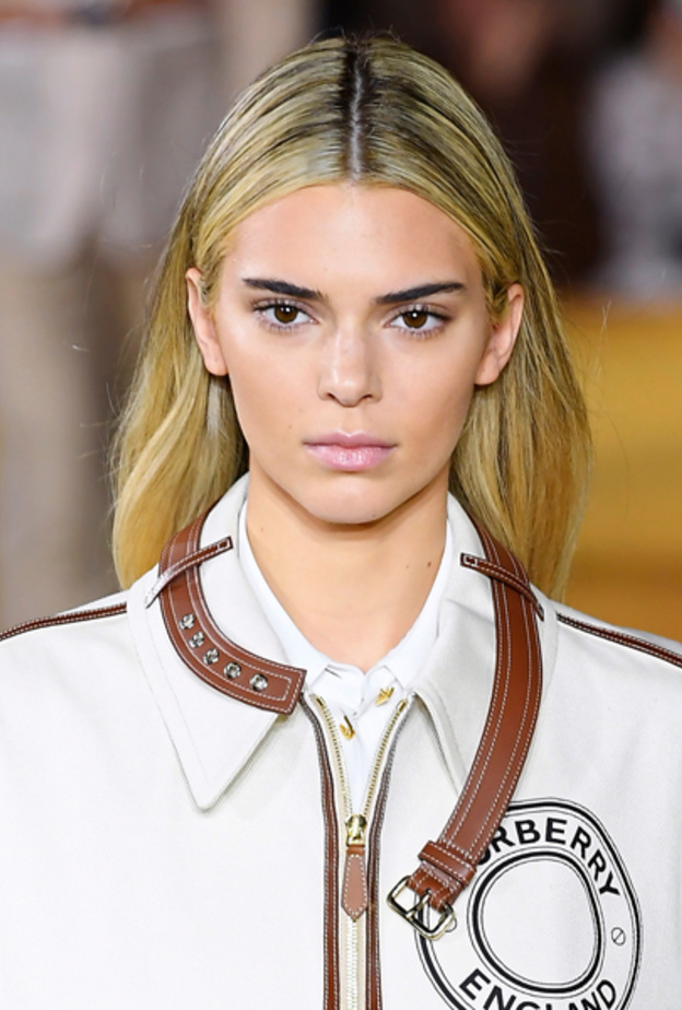 كيندال جينر برفقة أختها كايلي جينر