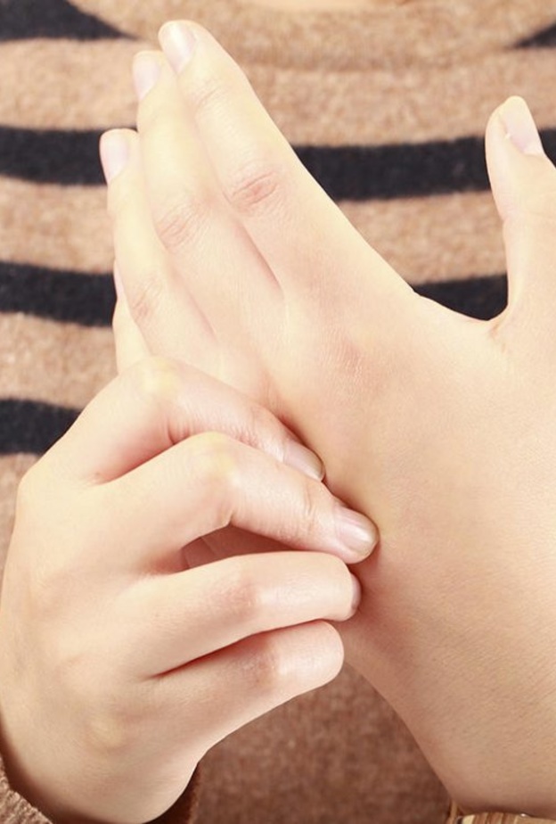 اسباب ارتعاش اليدين والاصابع