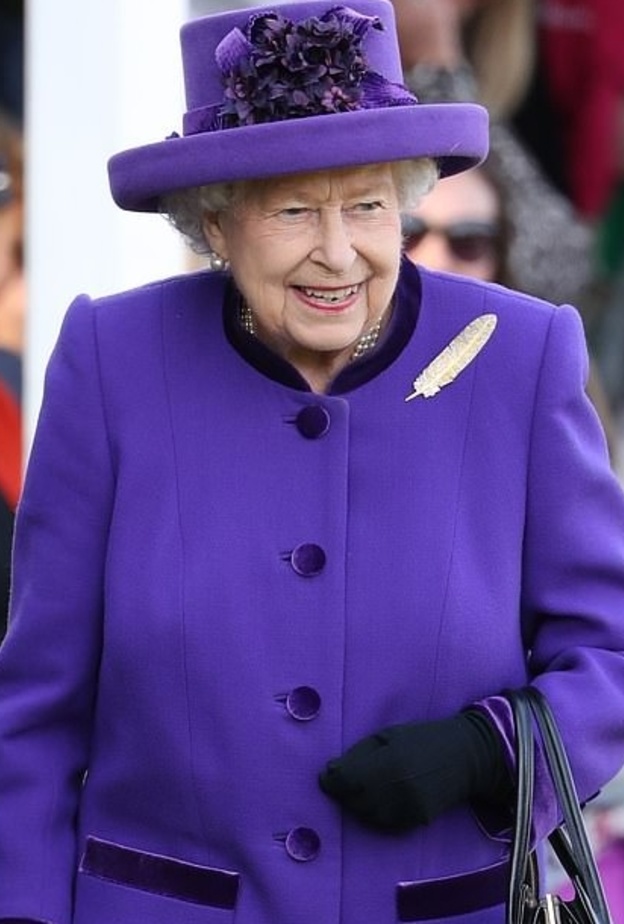  الملكة غاضبة من سفر ميغان ماركل إلى نيويورك