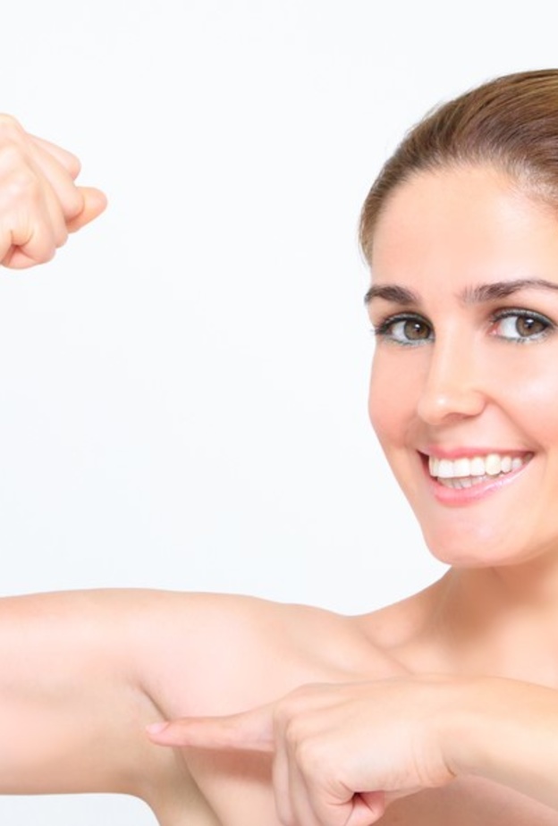 انعمي بذراعين نحيفتين