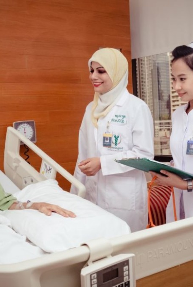 مستشفى بمرونجراد الدولي في بانكوك