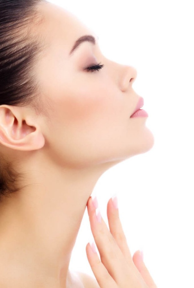 تتحكم نوع البشرة وحالتها الصحية في ظهور أعراض اسمرار الرقبة