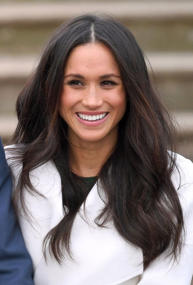 ميغان ماركل Meghan Markle بصبغات الشعر الأسود الداكن