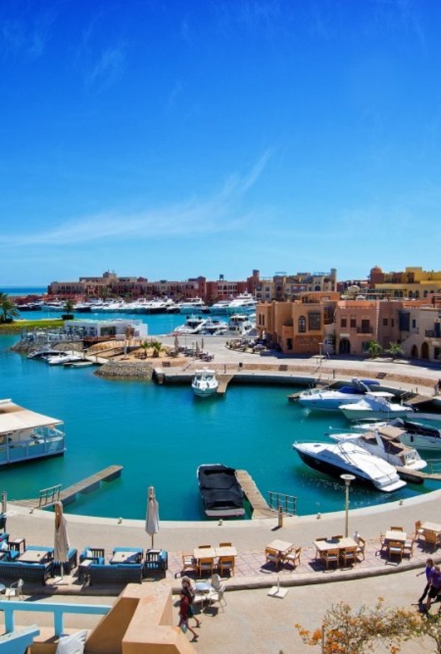 ميدان تمر حنة Tamr Henna Square