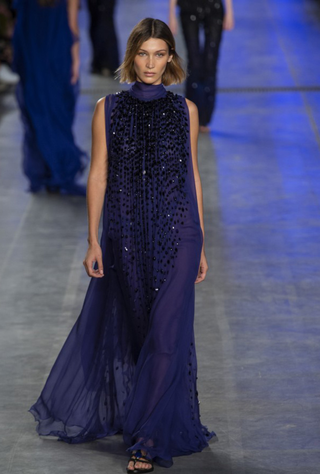  فساتين سهرة مطرزة بالكريستال من ‏Alberta Ferretti‏ ‏‎ ‎خلال اسابيع الموضة 2019