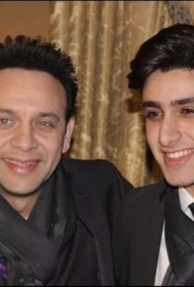 مصطفى قمر ونجله