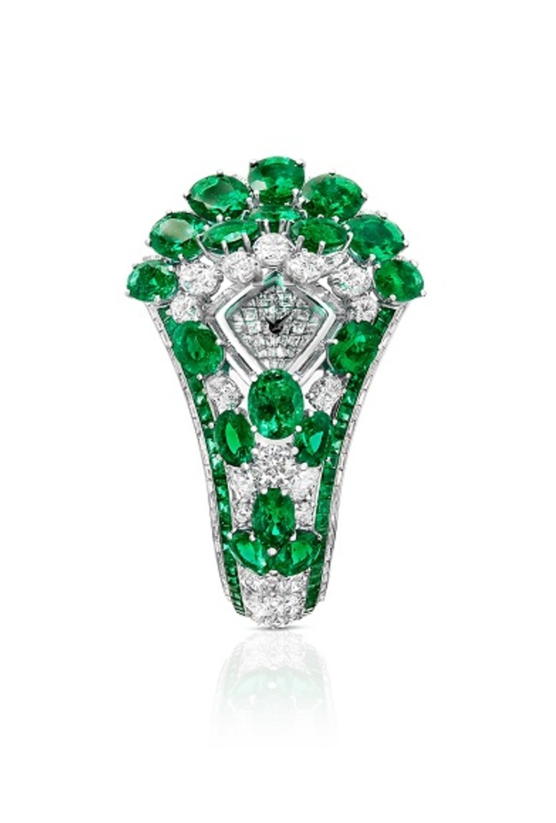 ساعة من باكس وستراوس Backes & Strauss