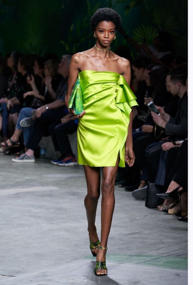  فستان سهرة قصير من Blumarine