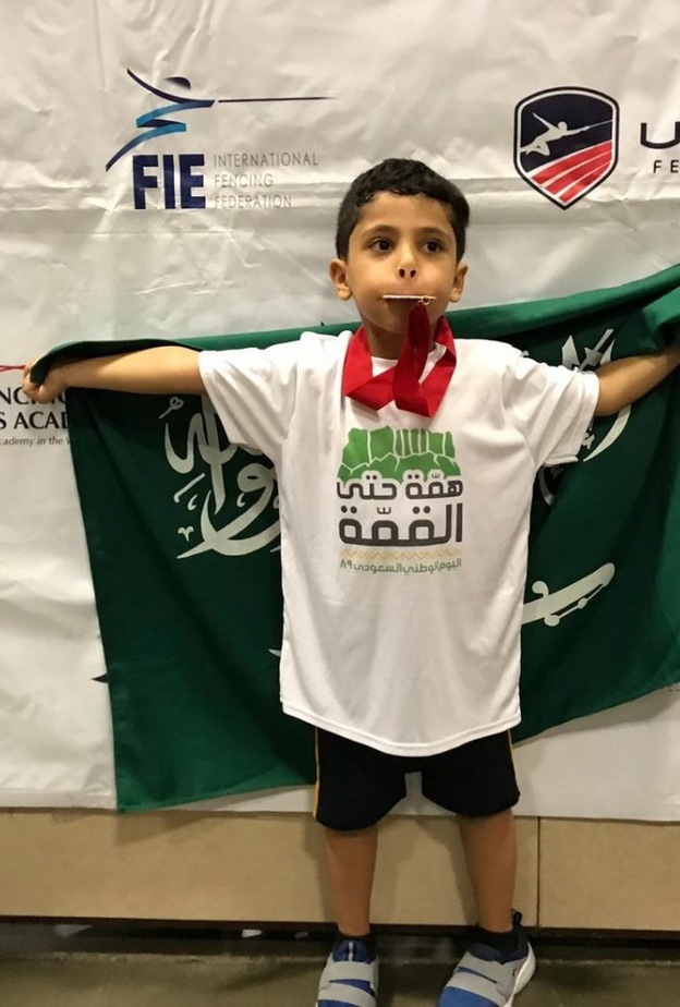 Fairfax challenge سيف العنزي أثناء المشاركة في البطولة الدولية للمبارزة