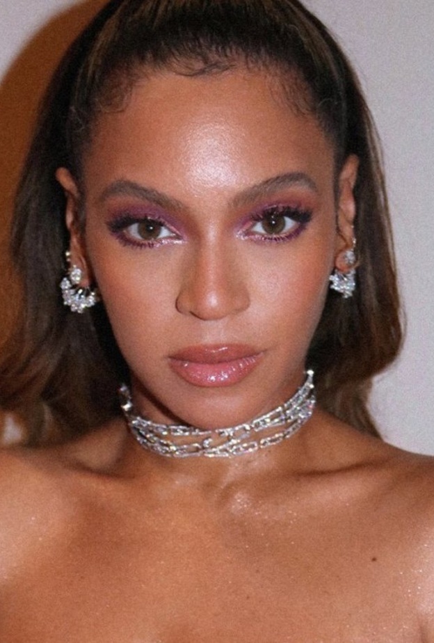  بيونسيه Beyonce بمجوهرات ميسيكا